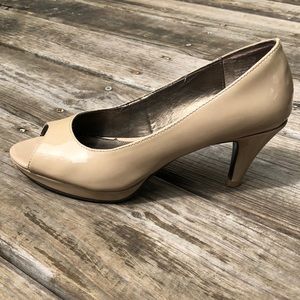 Bandolino Shoes | Bandolino Nude Heels | Poshmark